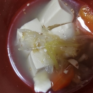 参鶏湯で残り汁で☆　濃厚「豆腐のスープ」